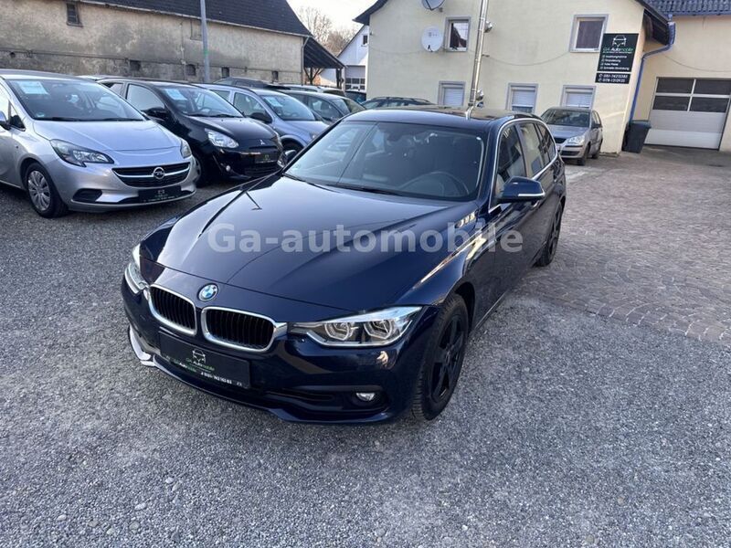 Blau Gebraucht 2017 BMW 320 Advantage Kombi | 13.990 € (Guter Preis) - Bild 1/4