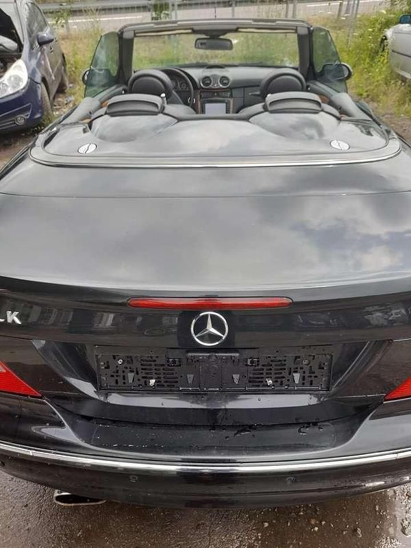 Schwarz Gebraucht 2004 Mercedes CLK240 Avantgarde Cabrio | 5.400 € (Fairer Preis) - Bild 1/4