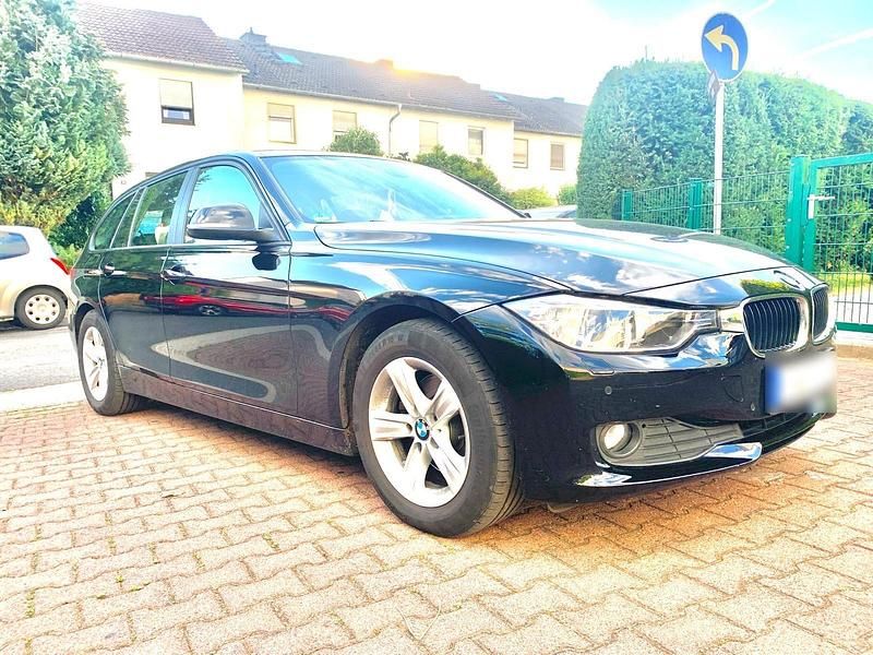 Gebraucht BMW 320 184 PS (135 kW) 2013 Schwarz Kombi