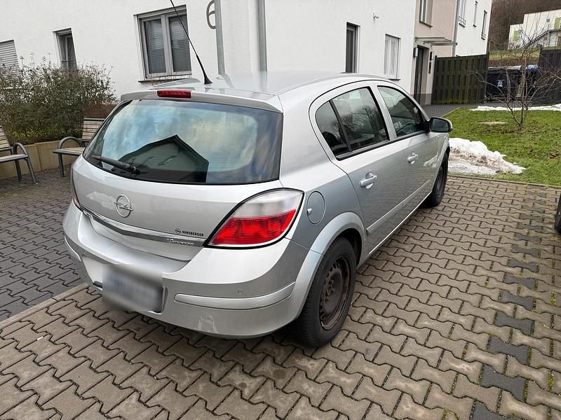 Silber Gebraucht 2006 Opel Astra Limousine | 1.600 € (Guter Preis) - Bild 1/4