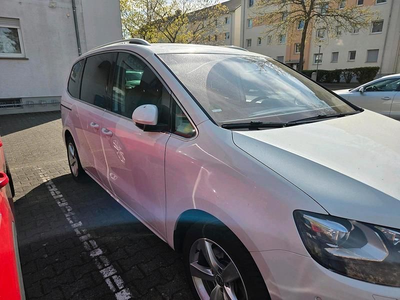 Gebraucht VW Sharan 177 PS (130 kW) 2011 Weiß Van / Kleinbus