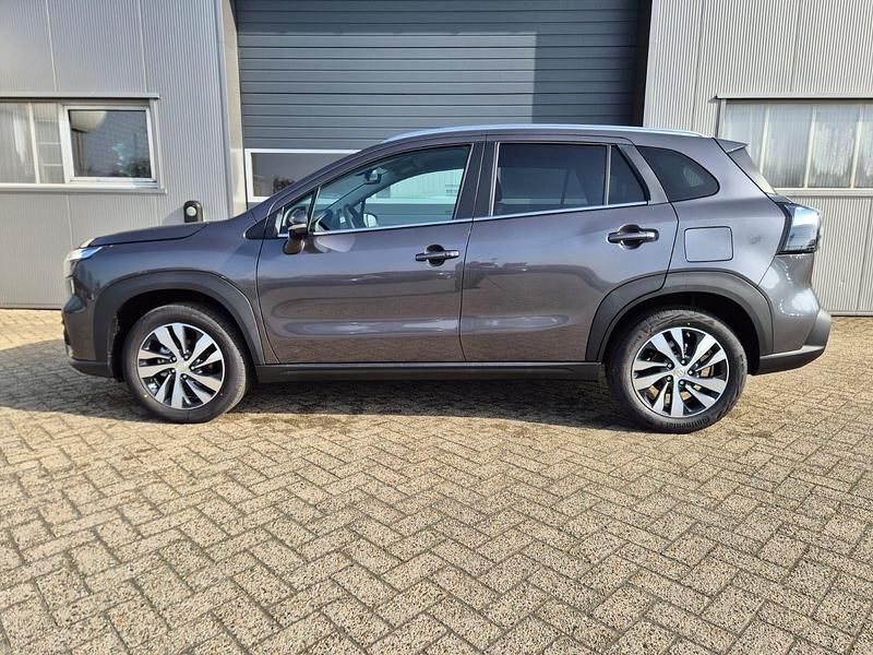 Neu Suzuki SX4 S-Cross Comfort+ 110 PS (80 kW) 2026 Titan dark gray pearl metallic SUV