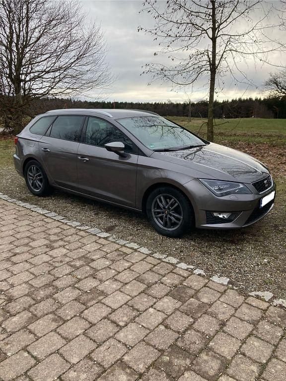 Grau Gebraucht 2014 Seat Leon ST FR Kombi | 10.490 € (Etwas zu teuer) - Bild 1/4
