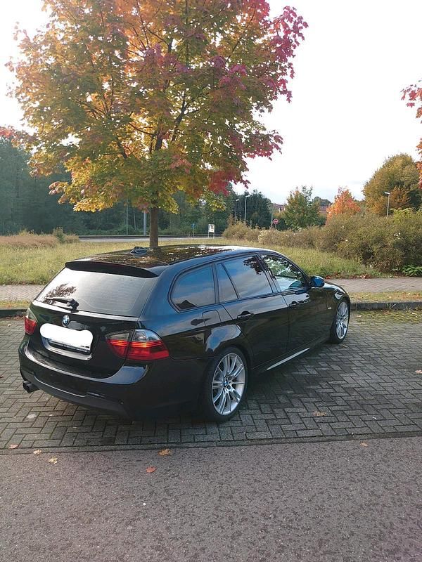 Schwarz Gebraucht 2007 BMW 325 M Sport Kombi | 7.500 € - Bild 1/4