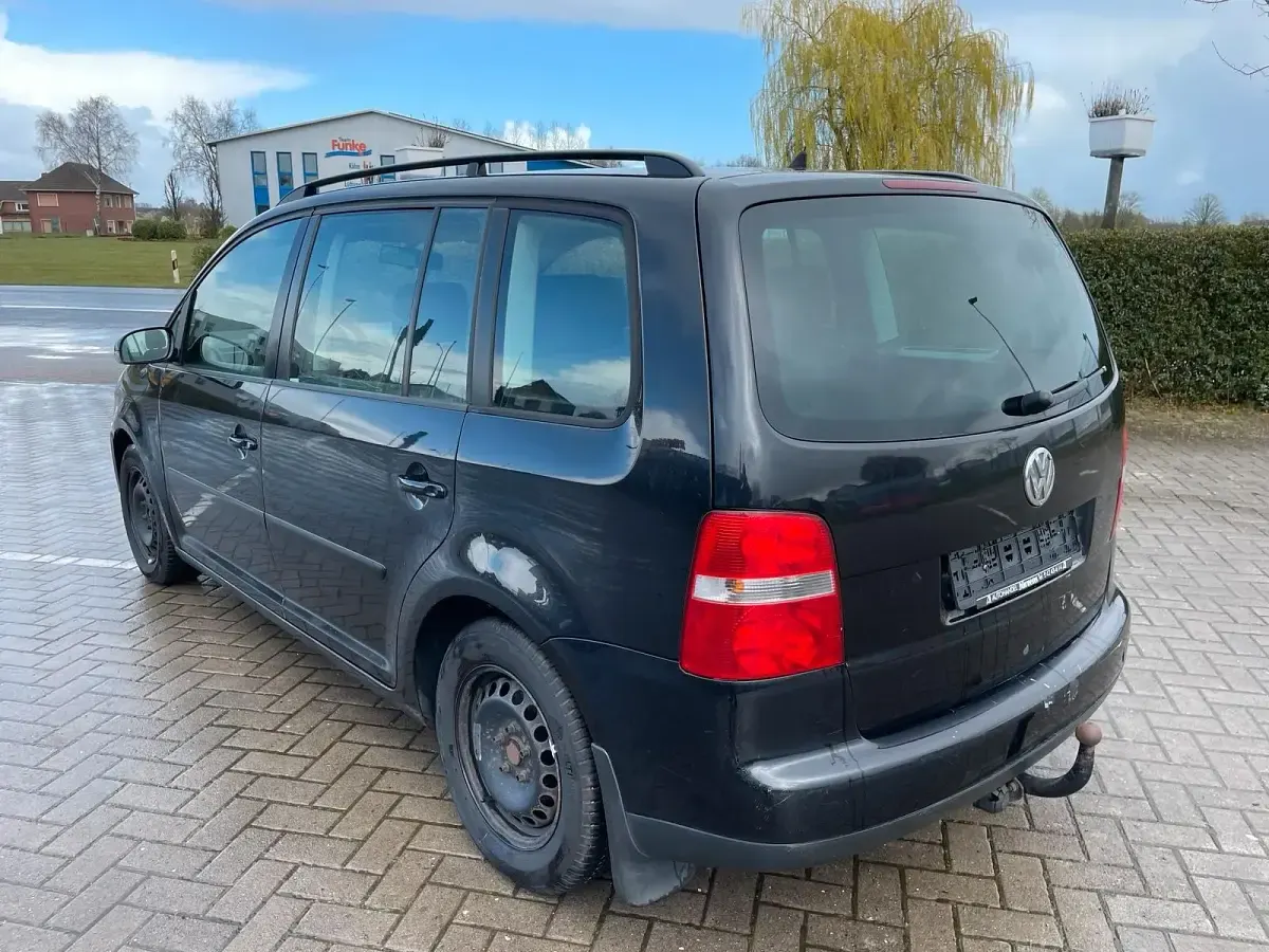 Gebraucht VW Touran 104 PS (76 kW) 2004 Schwarz Van / Kleinbus