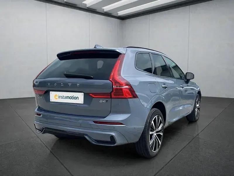 Gebraucht Volvo XC60 Plus 197 PS (144 kW) 2023 Grau SUV