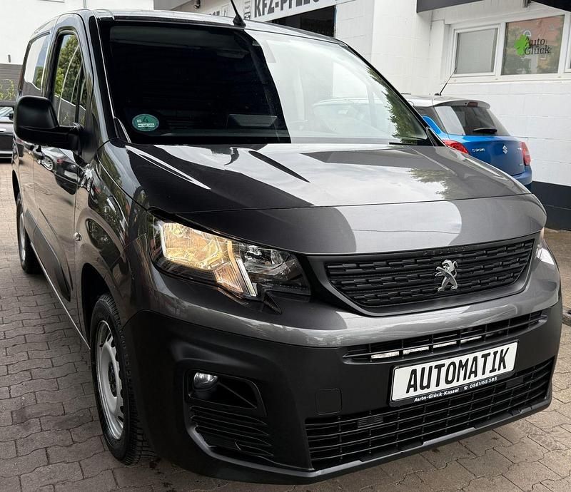 Gebraucht Peugeot Partner 131 PS (96 kW) 2020 Grau Van / Kleinbus