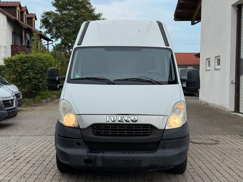 Gebraucht Iveco Daily 106 PS (77 kW) 2013 Weiß Van / Kleinbus