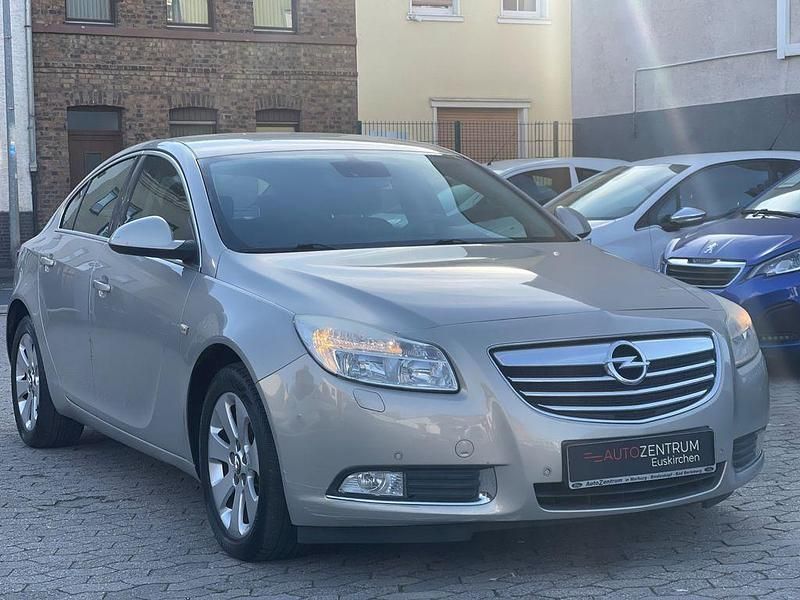 Grau Gebraucht 2009 Opel Insignia Innovation Limousine | 3.990 € (Fairer Preis) - Bild 1/4