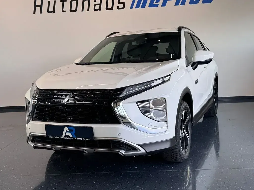 Gebraucht Mitsubishi Eclipse Cross Plus 188 PS (138 kW) 2022 Weiß SUV