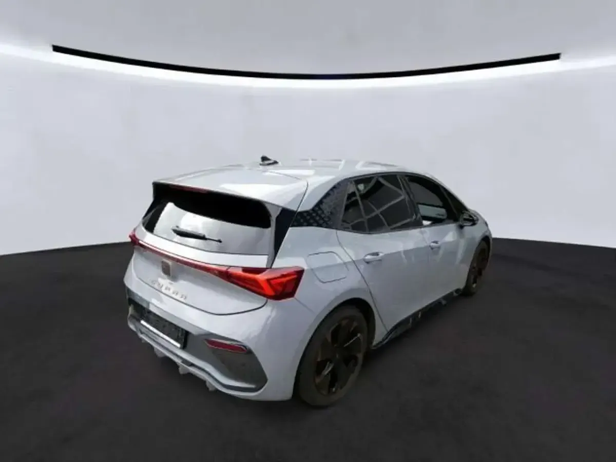 Gebraucht Cupra Born 169 kW (231 PS) 2024 Vaporgrau Kleinwagen