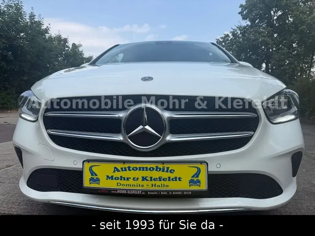 Gebraucht Mercedes B180 116 PS (85 kW) 2022 Weiß Kleinwagen