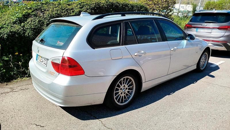 Gebraucht BMW 320 150 PS (110 kW) 2006 Silber Kombi