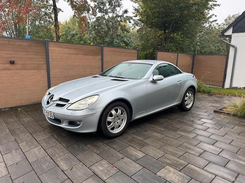 Silber Gebraucht 2005 Mercedes SLK200 Edition Cabrio | 6.300 € (Superpreis) - Bild 1/4