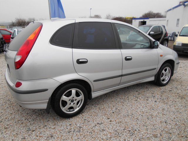 Gebraucht Nissan Almera Tino Acenta+ 116 PS (85 kW) 2004 Silber metallic Van / Kleinbus