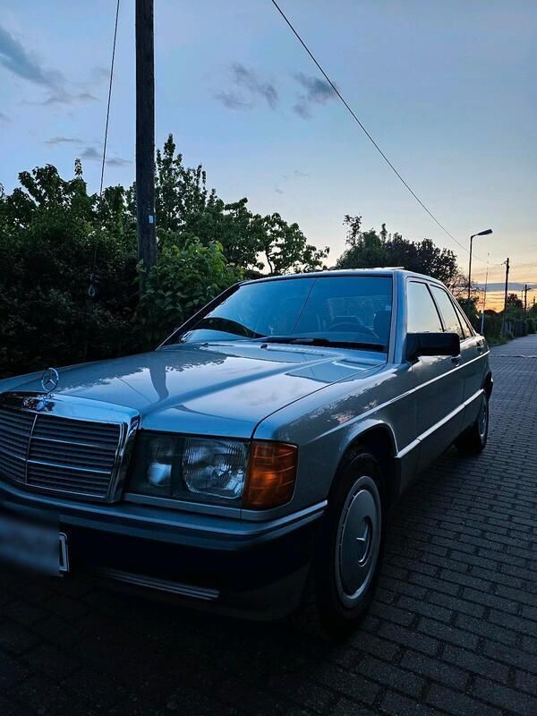 Silber Gebraucht 1992 Mercedes 190 Limousine | 6.000 € - Bild 1/4