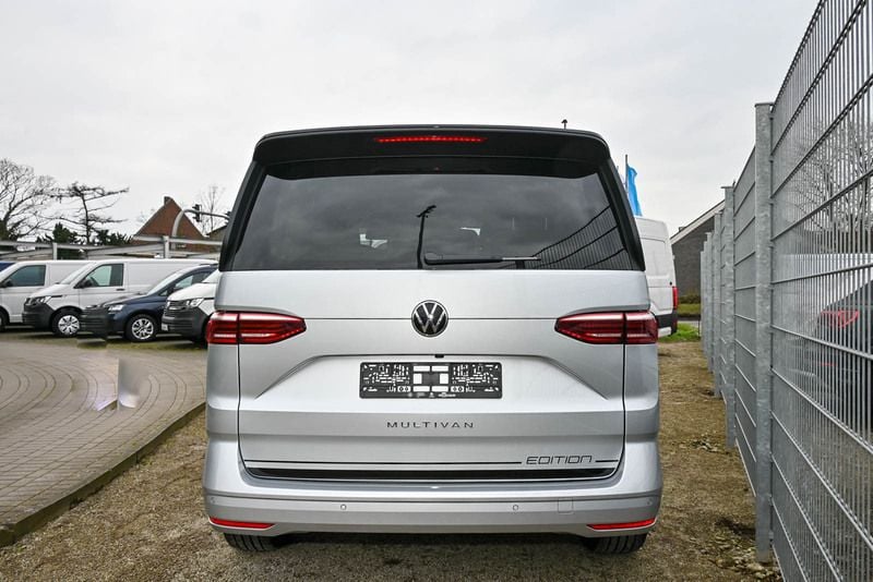 Gebraucht VW Multivan Edition 204 PS (150 kW) 2022 Silber Van / Kleinbus
