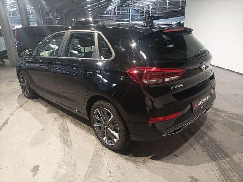 Gebraucht Hyundai i30 Trend 120 PS (88 kW) 2024 Schwarz Limousine