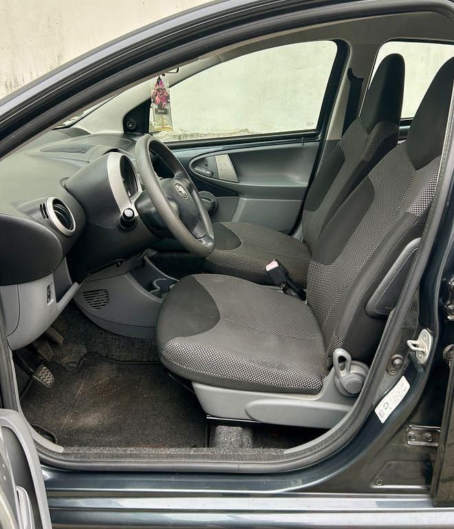 Gebraucht Toyota Aygo Cool 68 PS (50 kW) 2009 Grau Kleinwagen