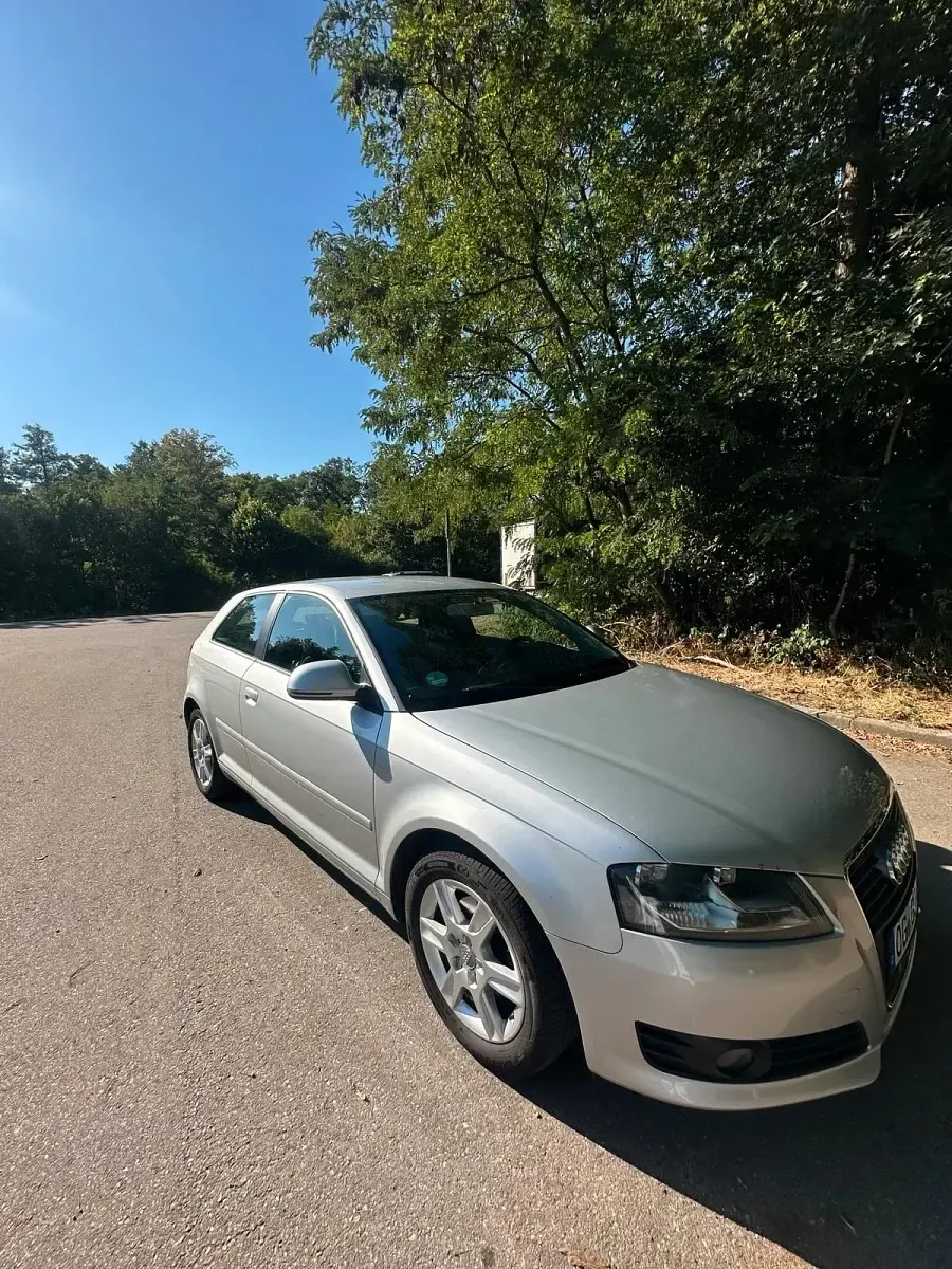 Gebraucht Audi A3 Ambiente 90 PS (66 kW) 2009 Silber Kleinwagen