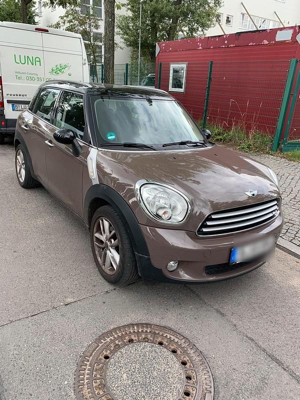 Braun Gebraucht 2012 Mini One Countryman SUV | 9.900 € (Teuer) - Bild 1/4