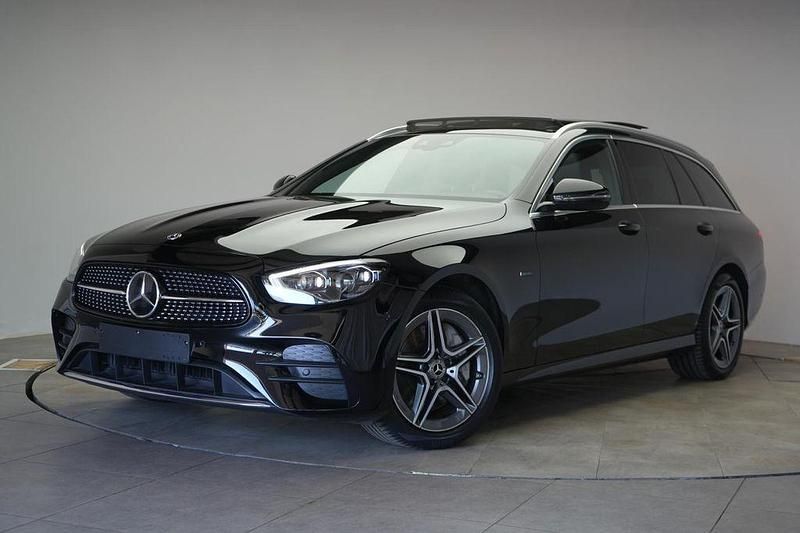 Gebraucht Mercedes E300 AMG line 194 PS (142 kW) 2021 Schwarz Limousine