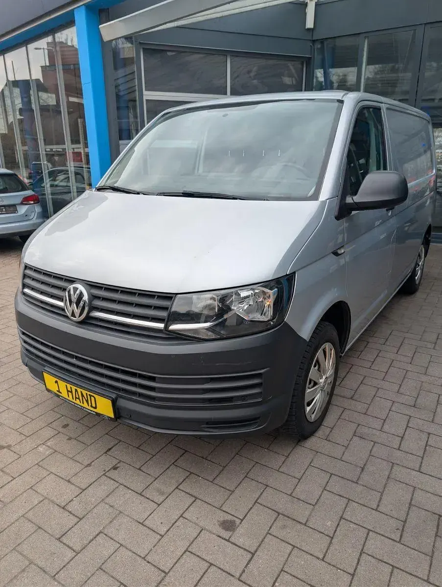 Gebraucht VW Transporter 150 PS (110 kW) 2017 Silber Van