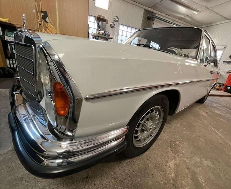 Weiß Gebraucht 1967 Mercedes W108 SE Limousine | 20.900 € - Bild 1/4
