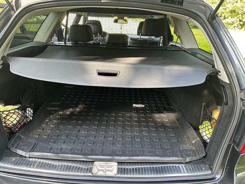 Gebraucht Mercedes E220 170 PS (125 kW) 2012 Silber Kombi