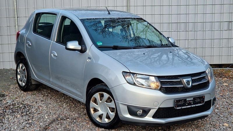 Gebraucht Dacia Sandero Lauréate 90 PS (66 kW) 2016 Silber Kleinwagen