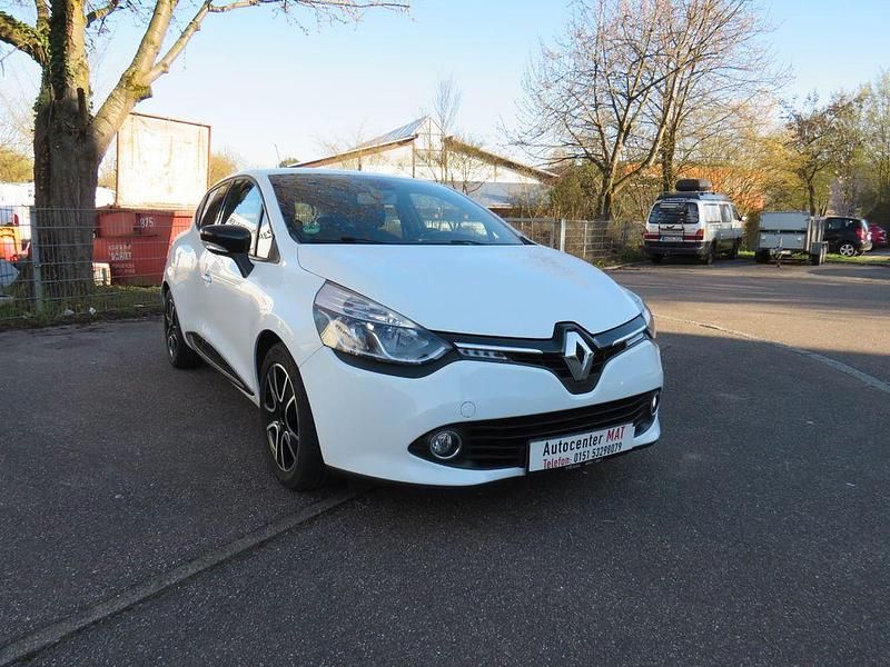 Używany Renault Clio IV Initiale Paris 90 KM (66 kW) 2014 Biały Sedan/Limuzyna