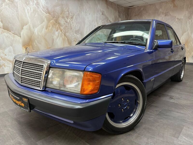 Blau Gebraucht 1992 Mercedes 190 Avantgarde Limousine | 23.900 € - Bild 1/4