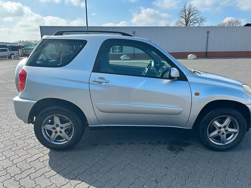 Gebraucht Toyota RAV4 125 PS (91 kW) 2002 Silber SUV