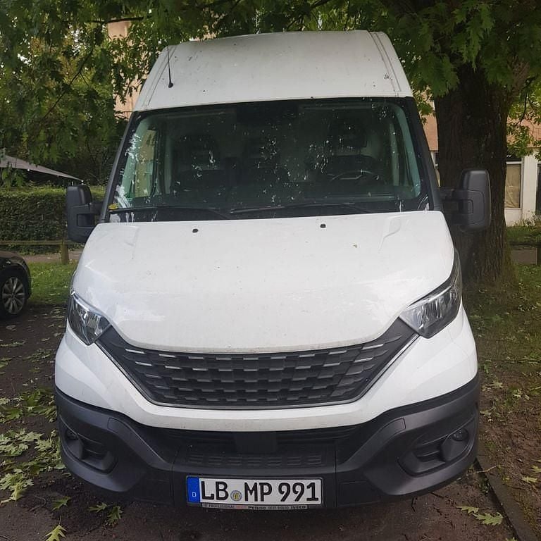 Gebraucht Iveco Daily 136 PS (100 kW) 2020 Weiß Van / Kleinbus