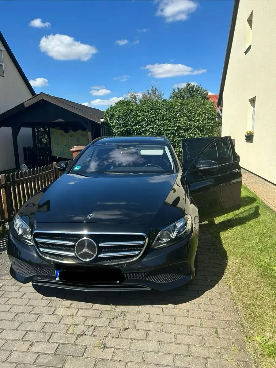Gebraucht Mercedes E300 245 PS (180 kW) 2019 Schwarz Kombi