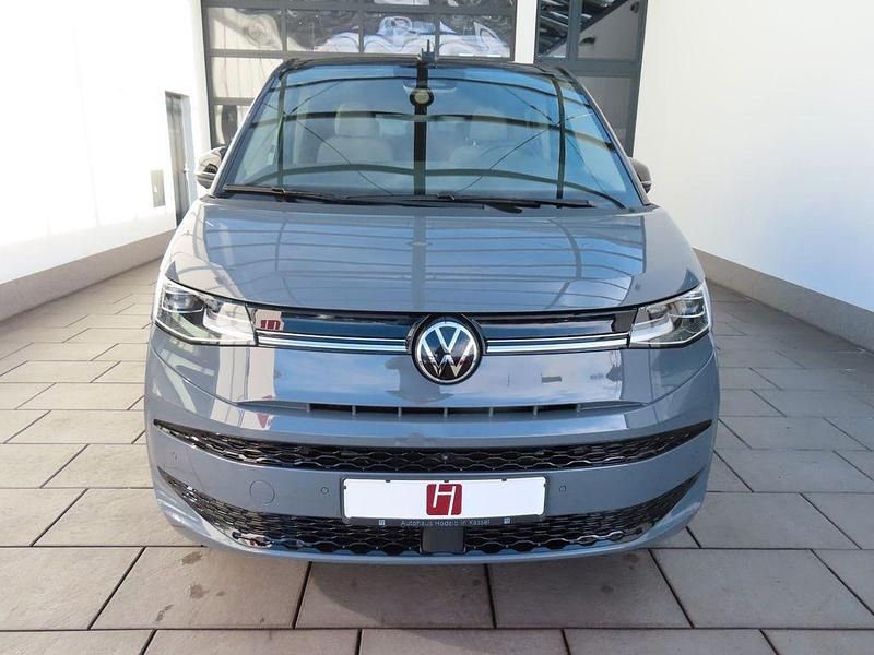 Neu VW Multivan Life 150 PS (110 kW) 2026 Grau Van
