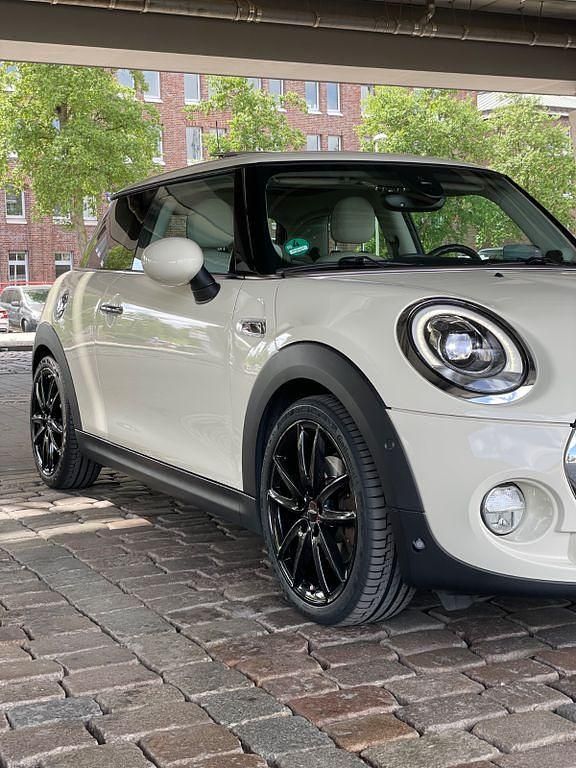 Weiß Gebraucht 2014 Mini Cooper S Kleinwagen | 16.850 € (Etwas zu teuer) - Bild 1/4