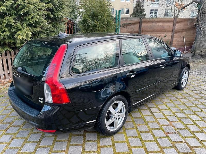 Gebraucht Volvo V50 109 PS (80 kW) 2009 Schwarz Kombi