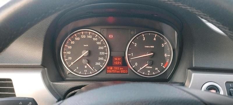 Gebraucht BMW 318 143 PS (105 kW) 2008 Grau Limousine