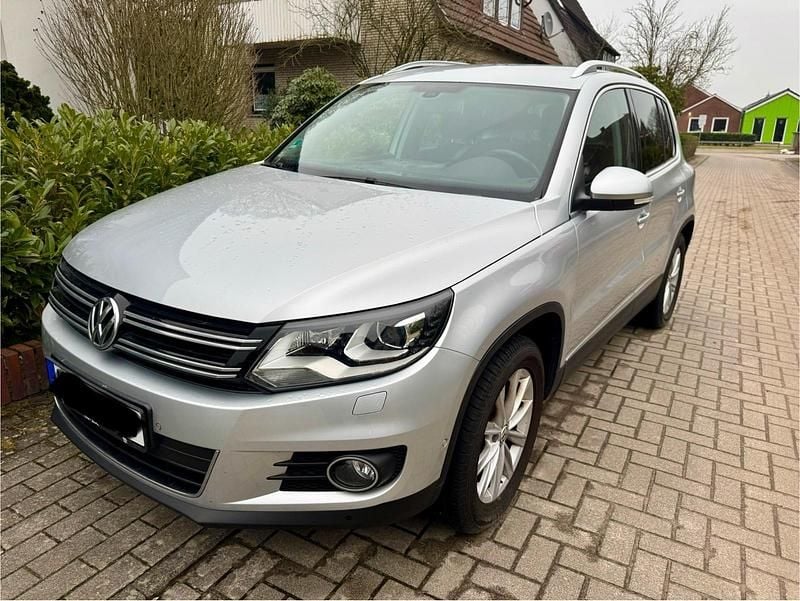 Silber Gebraucht 2012 VW Tiguan Sport SUV | 13.499 € (Etwas zu teuer) - Bild 1/4