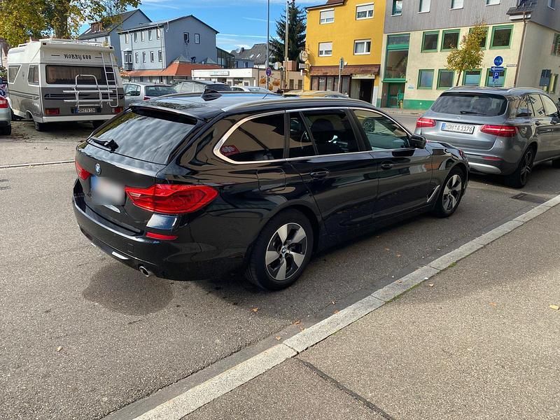 Gebraucht BMW 520 Shadowline 190 PS (139 kW) 2020 Schwarz Kombi