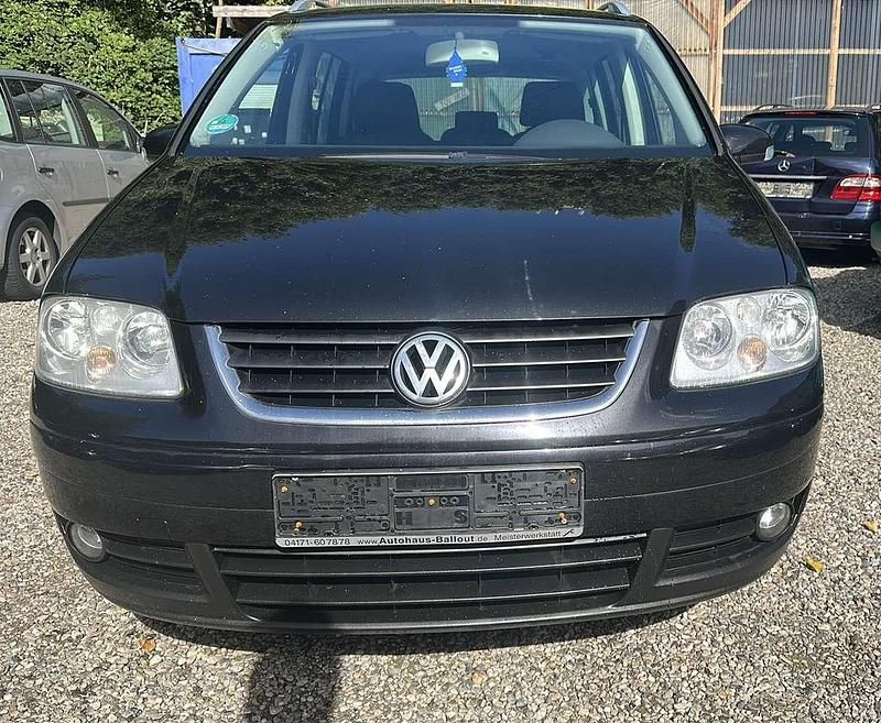 Schwarz Gebraucht 2005 VW Touran Highline Van / Kleinbus | 3.850 € (Etwas zu teuer) - Bild 1/4