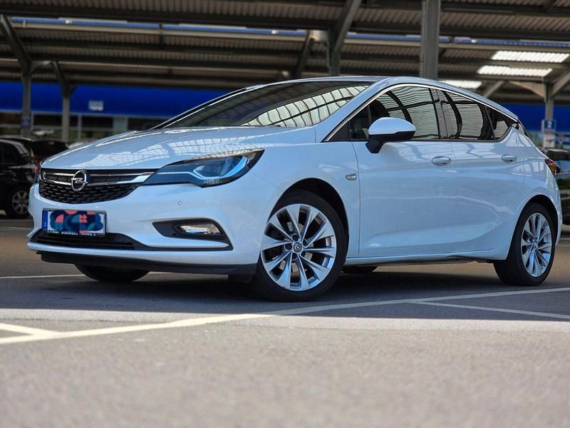 Weiß Gebraucht 2015 Opel Astra Kleinwagen | 6.890 € (Guter Preis) - Bild 1/4