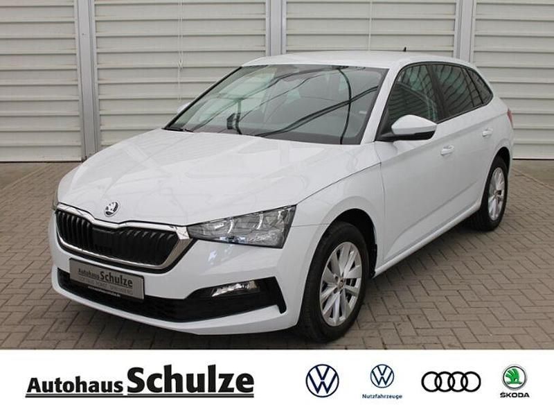 Weiß Gebraucht 2023 Skoda Scala Tour Kleinwagen | 22.490 € (Fairer Preis) - Bild 1/4