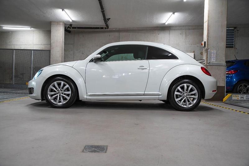Gebraucht VW Beetle Design 140 PS (102 kW) 2013 Weiß Kleinwagen