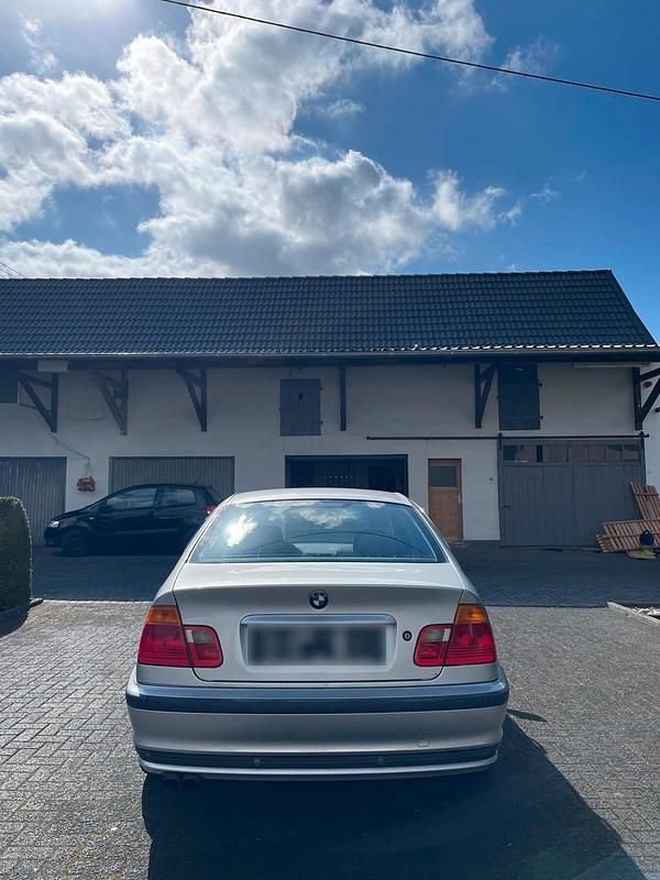 Gebraucht BMW 328 Basis 193 PS (141 kW) 1998 Silber Limousine