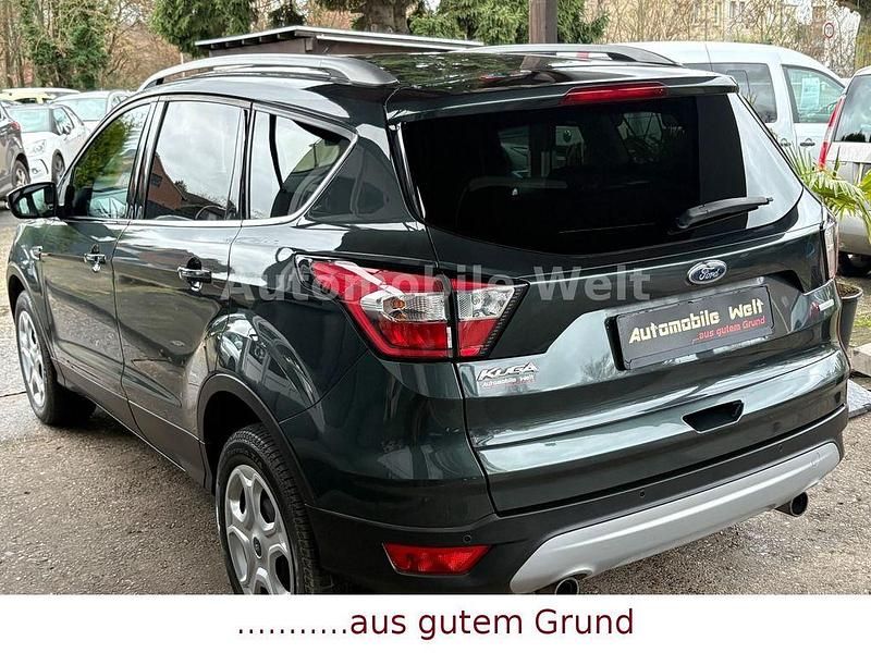 Gebraucht Ford Kuga 120 PS (88 kW) 2018 Grün SUV