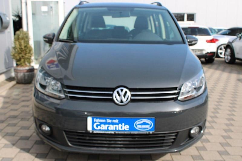 Gebraucht VW Touran Trendline 105 PS (77 kW) 2014 Grau Van / Kleinbus