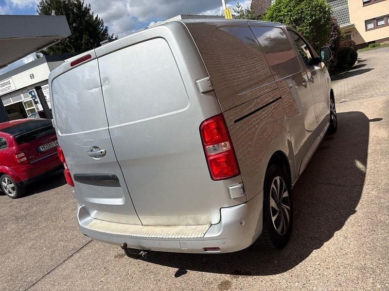 Gebraucht Citroën Jumpy Business Class 122 PS (89 kW) 2018 Lackierung aluminiumgrau/typ Van / Kleinbus