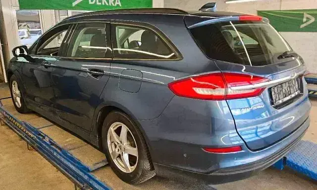 Gebraucht Ford Mondeo 140 PS (102 kW) 2021 Blau Kombi
